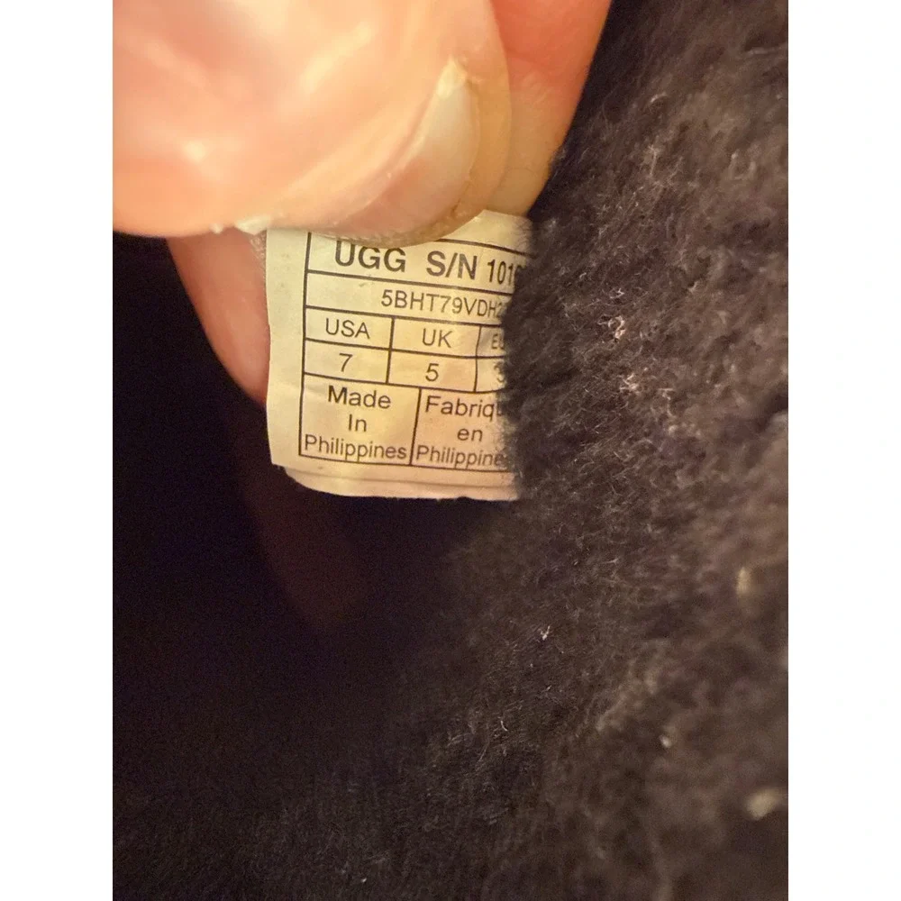 UGG classic short